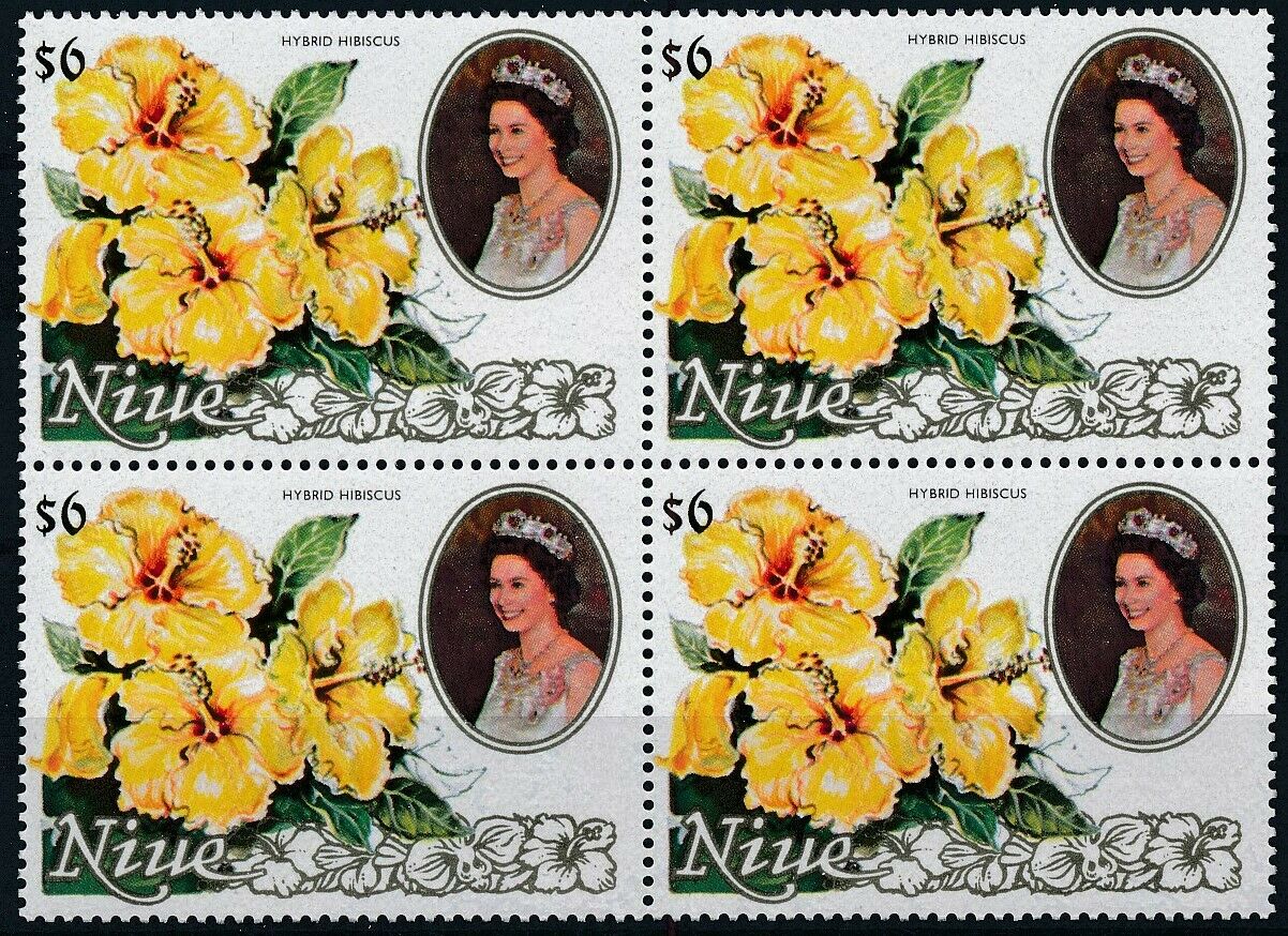 [P15701] Niue 1981 : Flowers - 4x Good Very Fine MNH Stamp in Block - $45